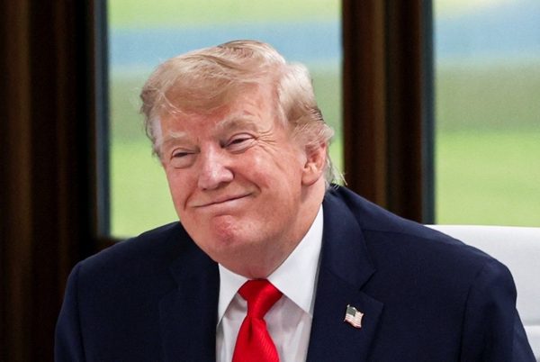 Tổng thống Trump: Iran đang 'sụp đổ hoàn toàn'