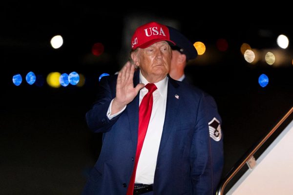 Tổng thống Trump khoe 25 thành tựu trước thềm bầu cử Mỹ