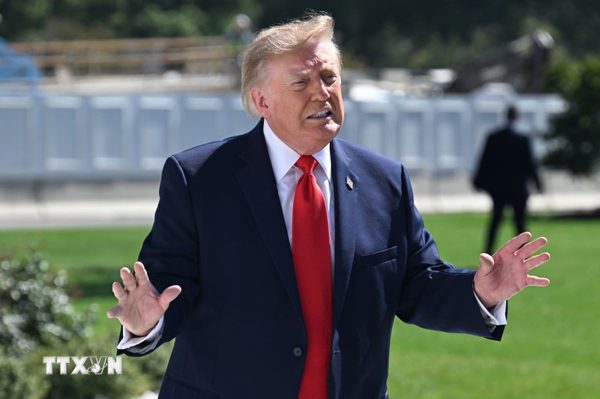 Tổng thống Trump và "phó tướng" D.J.Vance tăng tốc vận động cho đảng Cộng hòa