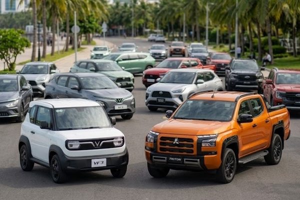 Top 10 xe bán chạy tháng 8: 'Kẻ vô danh' Mitsubishi Triton bất ngờ đứng số 1