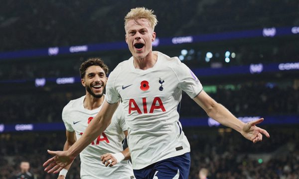 Tottenham thắng trận thứ ba liên tiếp