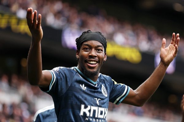 Tottenham thua thảm Newcastle ngay trên sân nhà