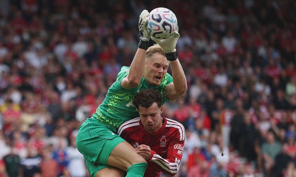 Tottenham tiếp tục 'tịt ngòi' ở Ngoại hạng Anh