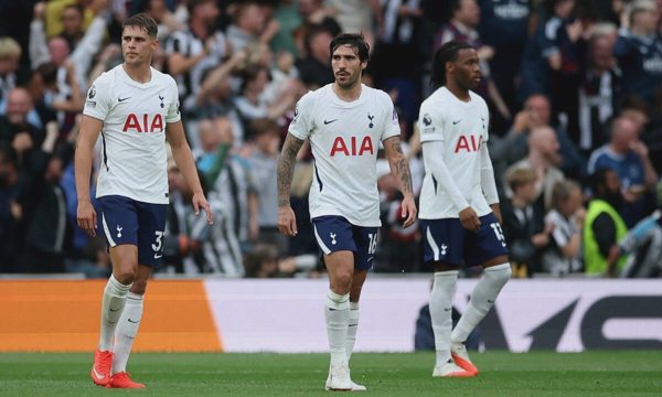 Tottenham trận thứ hai liên tiếp ở Ngoại hạng Anh