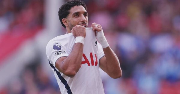 Tottenham và bước khởi đầu thảm họa