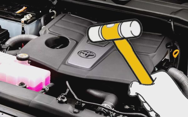 Toyota dùng búa đập xe để xác định động cơ có hỏng không