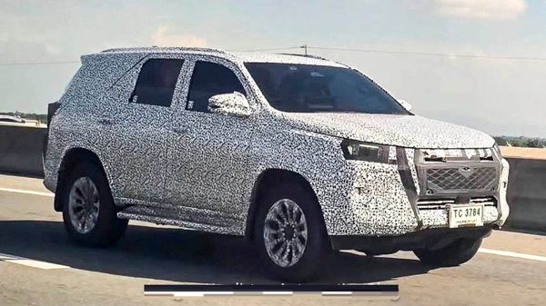 Toyota Fortuner đời mới chốt ngày ra mắt
