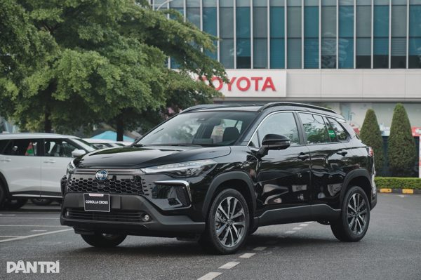 Toyota giảm giá loạt xe hybrid trong tháng 9, nhiều nhất hơn 70 triệu đồng