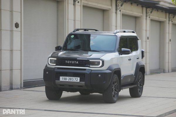 Toyota Land Cruiser FJ: Linh hoạt trong phố, chính xác khi off-road