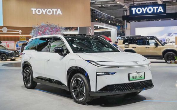 Toyota muốn làm 400.000 xe điện 'chạy điện nhưng vẫn đổ xăng' mỗi năm, ra mắt 2027