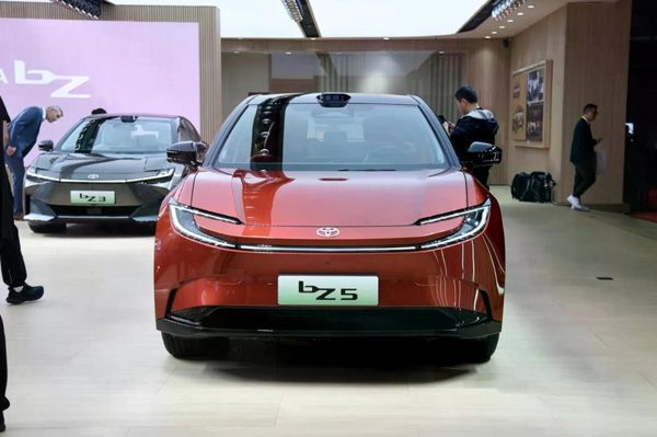 Toyota sắp nhập cuộc đua xe điện EREV