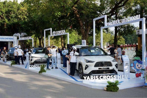 Toyota ưu đãi đến 100% phí trước bạ cho nhiều dòng xe trong tháng 10