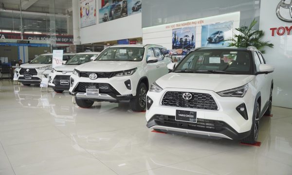 Toyota Vios, Veloz, Yaris Cross khuyến mãi hàng chục triệu đồng