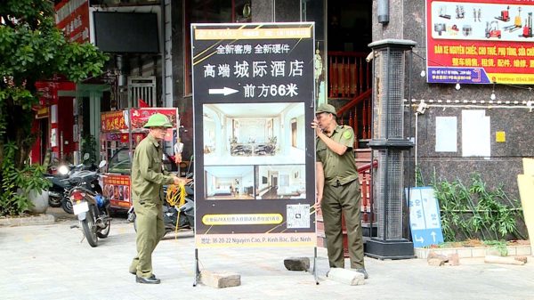 TP Bắc Ninh mở cao điểm dẹp 'loạn' biển quảng cáo, lập lại trật tự đô thị