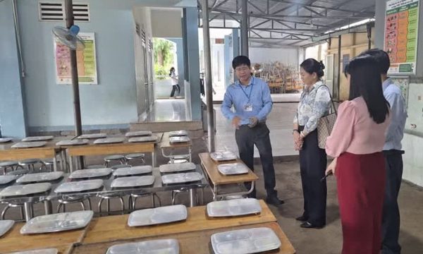 TP Đồng Nai tổng kiểm tra bếp ăn bán trú, tập thể