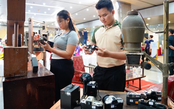 TP.HCM cần nhiều tác phẩm ảnh tư liệu phản ánh chân thực sự thay đổi, phát triển