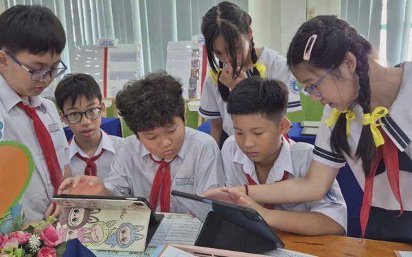 TP.HCM chuyển đổi số giáo dục: Bỏ sổ giấy, không còn 'mỗi trường một phần mềm'
