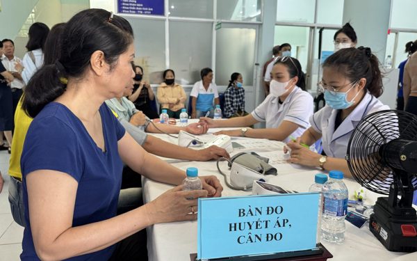 TP.HCM đề xuất hỗ trợ 100% mức đóng BHYT cho người 60 đến dưới 75 tuổi, người hiến máu nhiều lần