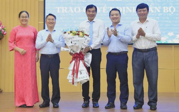 TP.HCM điều động Phó chủ tịch phường Chánh Hưng về Sở Giáo dục
