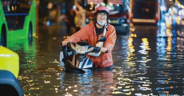 TP.HCM hạn chế người dân qua khu vực ngập sâu, nguy cơ sạt lở