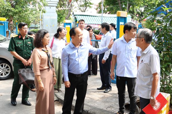 TP. HCM: Lãnh đạo phường tổ chức 'cà phê sáng' để lắng nghe và giải quyết ngay kiến nghị của dân