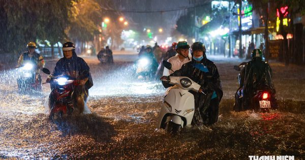 TP.HCM liên tục có mưa lớn, đường ngập sâu: Vì sao thời tiết ngày càng bất thường?