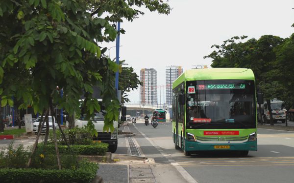 TP.HCM tạm điều chỉnh hành trình 13 tuyến xe buýt để thi công Metro số 2