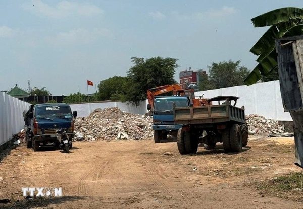 TP. Hồ Chí Minh khởi tố bị can trong 2 vụ đổ, chôn lấp hơn 1.000 tấn chất thải