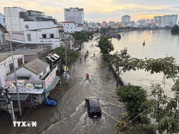 TP Hồ Chí Minh ứng phó thách thức kép mưa ngập cực đoan và nguy cơ thiếu nước