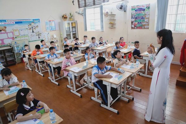 TPHCM: 2.462 cán bộ quản lý chuyển sang làm giáo viên