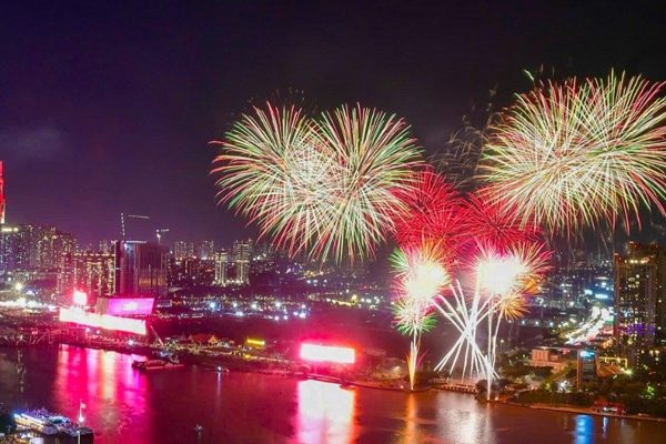 TPHCM bắn pháo hoa, chiếu 3D Mapping mừng Ngày Văn hóa Việt Nam 24/11