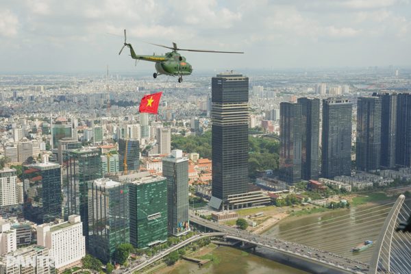 TPHCM cần tính xa hơn việc "dọn ổ đón đại bàng"