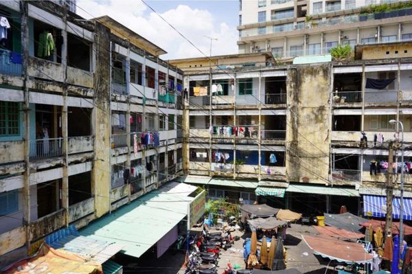 TPHCM di dời khẩn cấp 141 hộ dân ở chung cư chờ sập