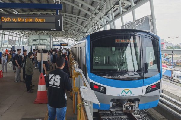 TPHCM dự kiến bổ sung loạt quy định mới cho khách đi metro