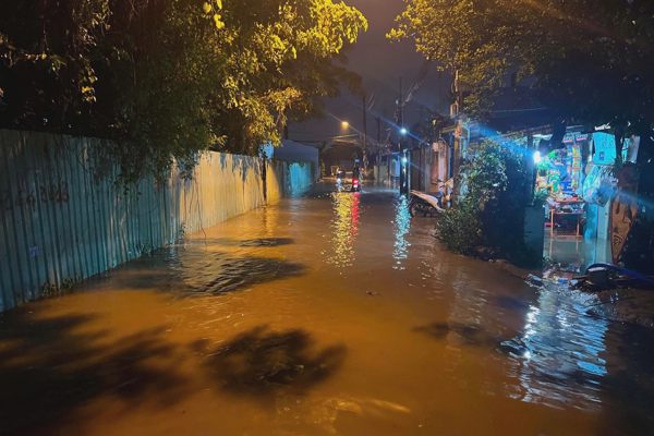 TPHCM kiểm tra vụ điện giật một người tử vong trong khu nhà trọ ngập nước