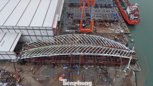 TPHCM: Lý do nhịp cầu hình lá dừa nước lùi ngày về bến Bạch Đằng