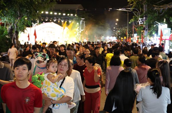 TPHCM: Muốn mở phố đêm phải hỏi ý kiến cư dân