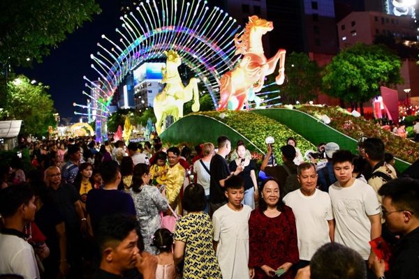 TPHCM phê duyệt phương án thiết kế Đường hoa Nguyễn Huệ Tết Đinh Mùi 2027
