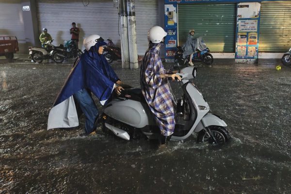 TPHCM và Nam Bộ mưa lớn kéo dài đến hết ngày 24/9