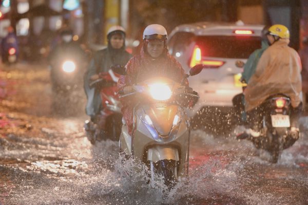 TPHCM và Nam Bộ ngày nắng, đề phòng ngập do triều cường đạt đỉnh