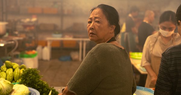 'Trại buôn người' chạm mốc 400 tỉ đồng, nhà sản xuất nói gì?