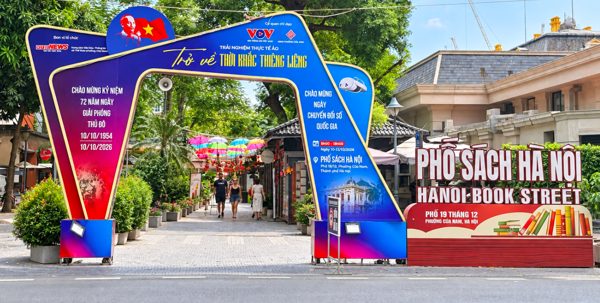Trải nghiệm ‘xuyên không’ về thời khắc 2/9/1945 lịch sử tại Phố sách Hà Nội