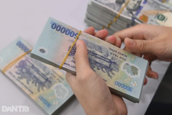 Trái phiếu bất động sản: Áp lực đáo hạn lớn, lãi suất cao