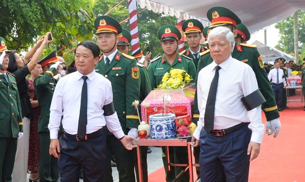 Trang nghiêm lễ an táng 93 hài cốt liệt sĩ ở Nghĩa trang Vị Xuyên