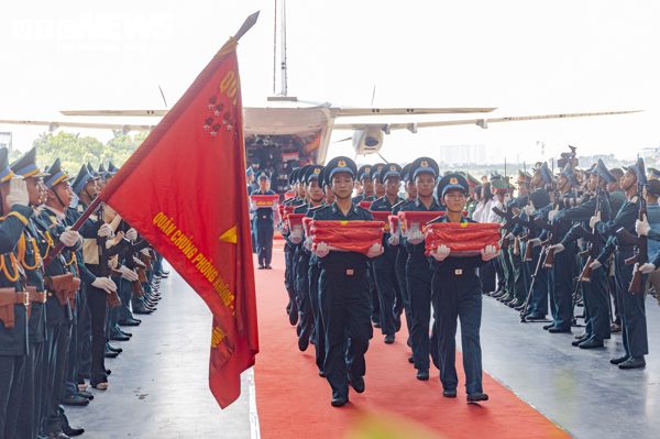 Trang nghiêm lễ tiếp nhận hơn 13.500 mẫu hài cốt liệt sĩ tại Hà Nội