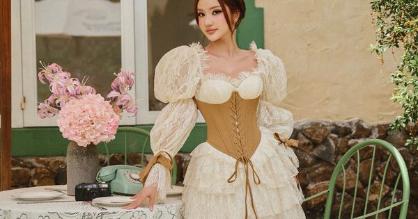Trang phục sắc nâu caramel cổ điển nhưng không nhạt nhòa