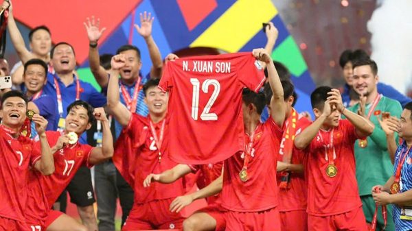 Trao cơ hội cho cầu thủ trẻ tại V-League để xây dựng lứa kế thừa
