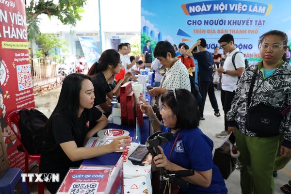 Trao cơ hội việc làm, giúp người khuyết tật khẳng định bản thân