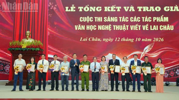 Trao giải 26 tác phẩm văn học nghệ thuật viết về Lai Châu