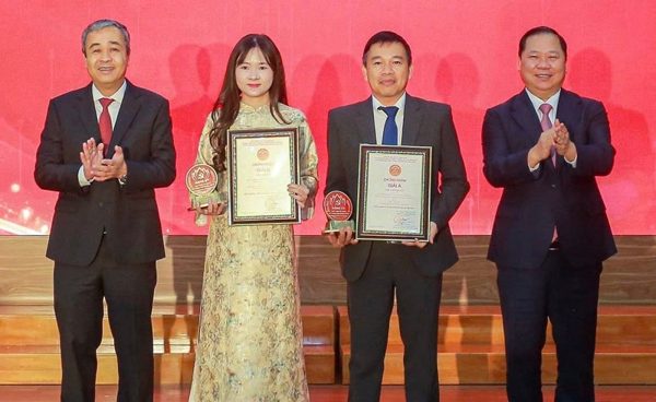 Trao giải cuộc thi chính luận bảo vệ nền tảng tư tưởng của Đảng